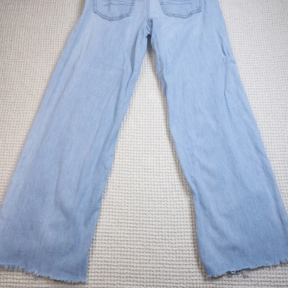 American Eagle Wide Leg High Rise Light Wash Raw Hem Jeans Women 2 Regular